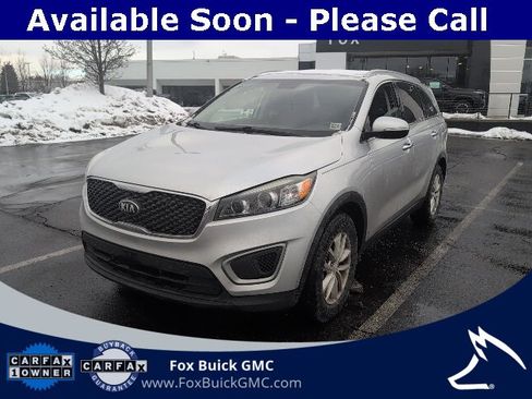 Used 2017 Kia Sorento LX image 1