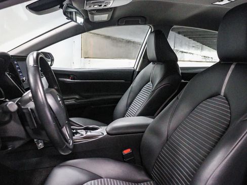 Used 2023 Toyota Camry SE FWD image 17