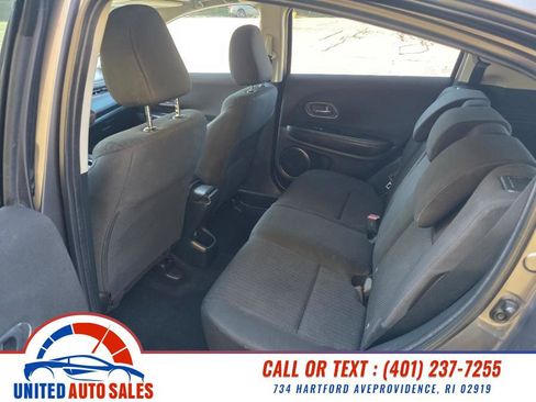 Used 2017 Honda HR-V EX image 10