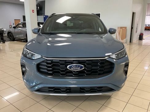 Used 2023 Ford Escape ST-Line Select w/ Tech Pack #2 AWD/4WD image 2