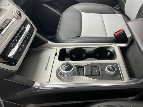 Used 2023 Ford Explorer XLT w/ Equipment Group 202A image 21