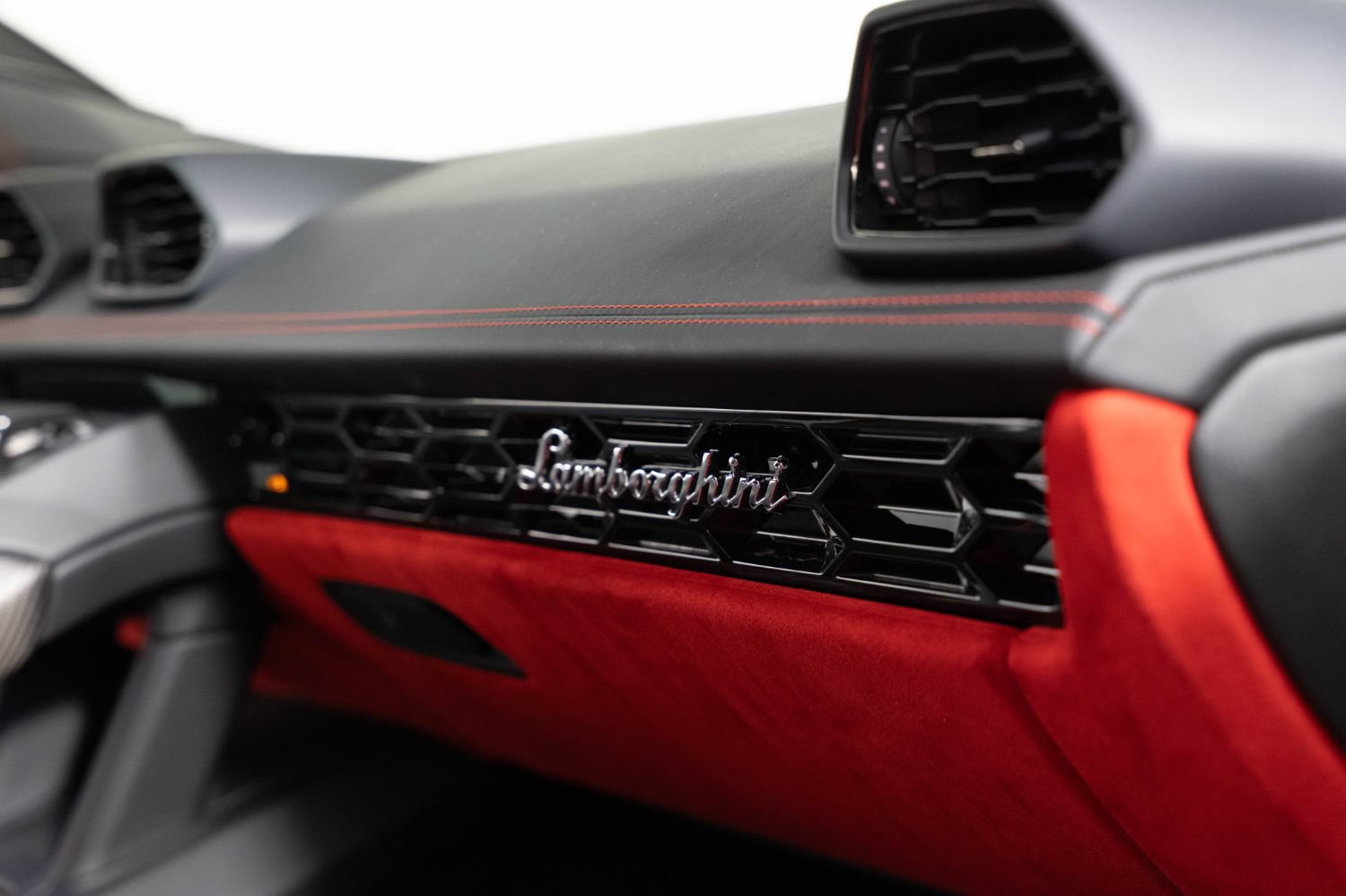 Used 2020 Lamborghini Huracan EVO AWD/4WD image 46