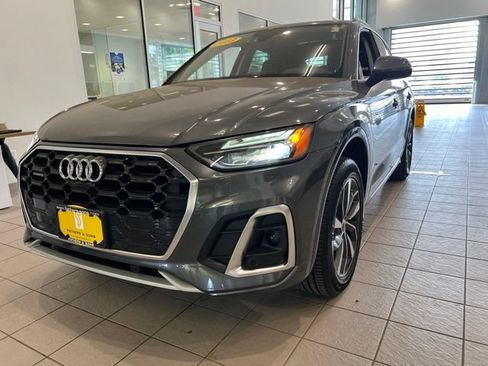 Used 2023 Audi Q5 2.0T Premium Plus w/ Premium Plus Package AWD/4WD image 3