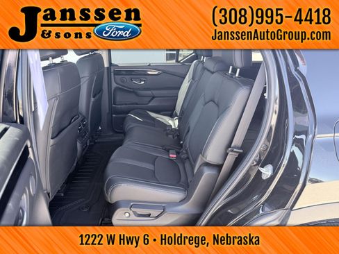 Used 2025 Honda Pilot EX-L image 15