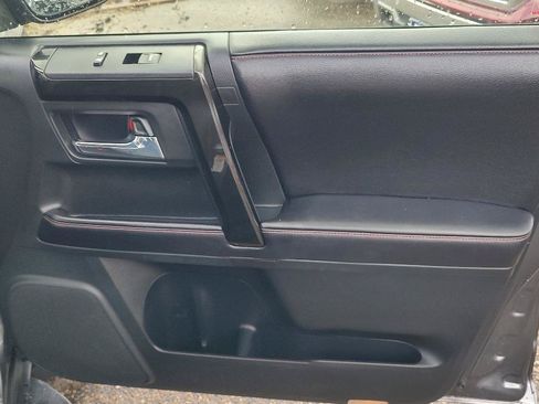 Used 2016 Toyota 4Runner Trail Premium AWD/4WD image 23