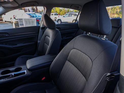 Used 2025 Nissan Altima 2.5 S image 15