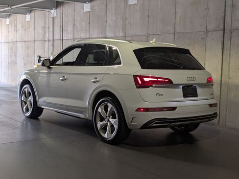 Used 2021 Audi Q5 Premium Plus w/ Premium Plus Package AWD/4WD image 3