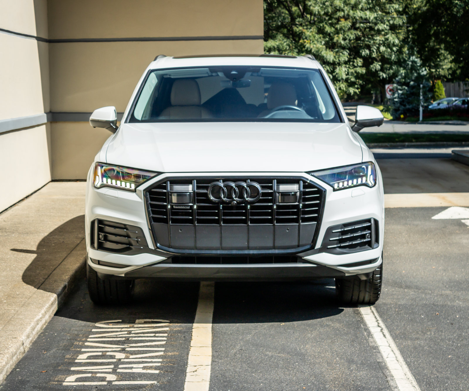 Used 2023 Audi Q7 2.0T Premium Plus w/ Premium Plus Package AWD/4WD image 2