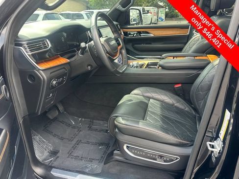 Used 2022 Jeep Grand Wagoneer Series III w/ Flexible Seating Group AWD/4WD image 11