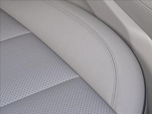 New 2027 Buick Enclave Avenir w/ LPO, Floor Liner Package FWD image 21