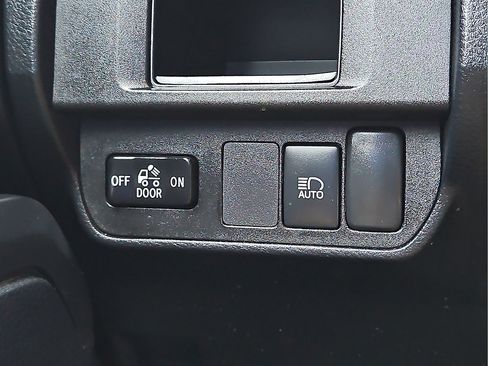 Used 2019 Toyota Tacoma SR AWD/4WD image 15