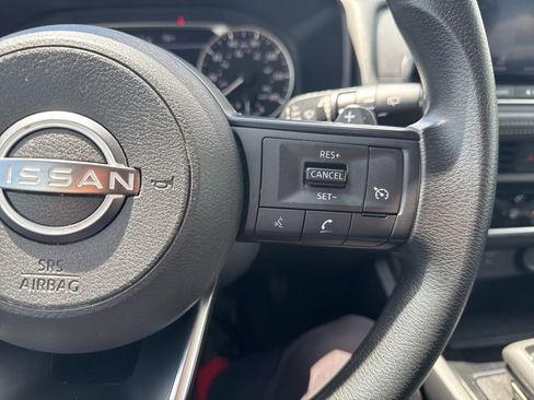 Used 2024 Nissan Rogue S image 19