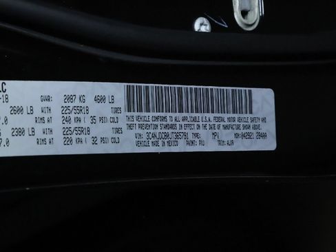 Used 2018 Jeep Compass Limited w/ Safe & Security Group AWD/4WD image 17
