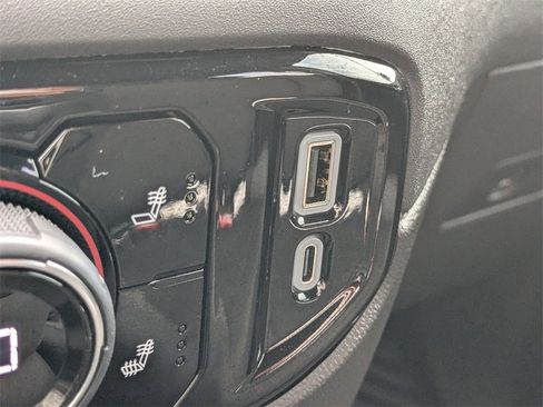 Used 2024 Chevrolet Silverado 1500 LT image 21