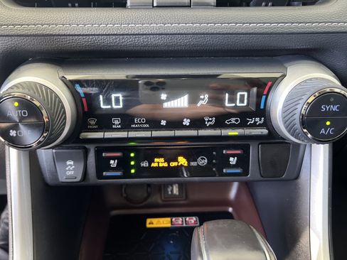 Used 2024 Toyota RAV4 Limited w/ Advanced Technology Package AWD/4WD image 19
