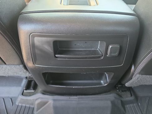 Used 2018 GMC Sierra 1500 SLT w/ SLT Premium Package AWD/4WD image 18