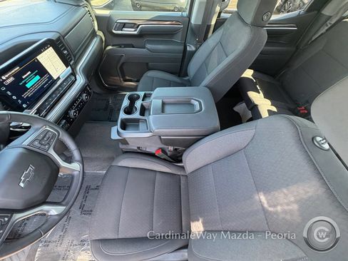 Used 2025 Chevrolet Silverado 1500 RST AWD/4WD image 17