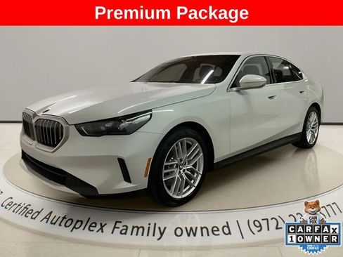 Used 2025 BMW 530i w/ Premium Package RWD image 1