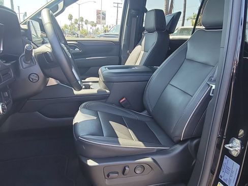 Used 2024 GMC Yukon XL SLT w/ SLT Luxury Package AWD/4WD image 19