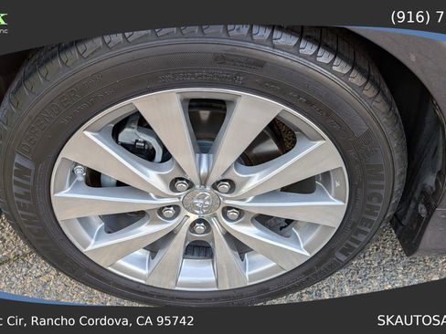 Used 2011 Toyota Avalon image 33