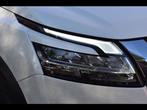 Used 2022 Nissan Pathfinder SV w/ SV Premium Package FWD image 45