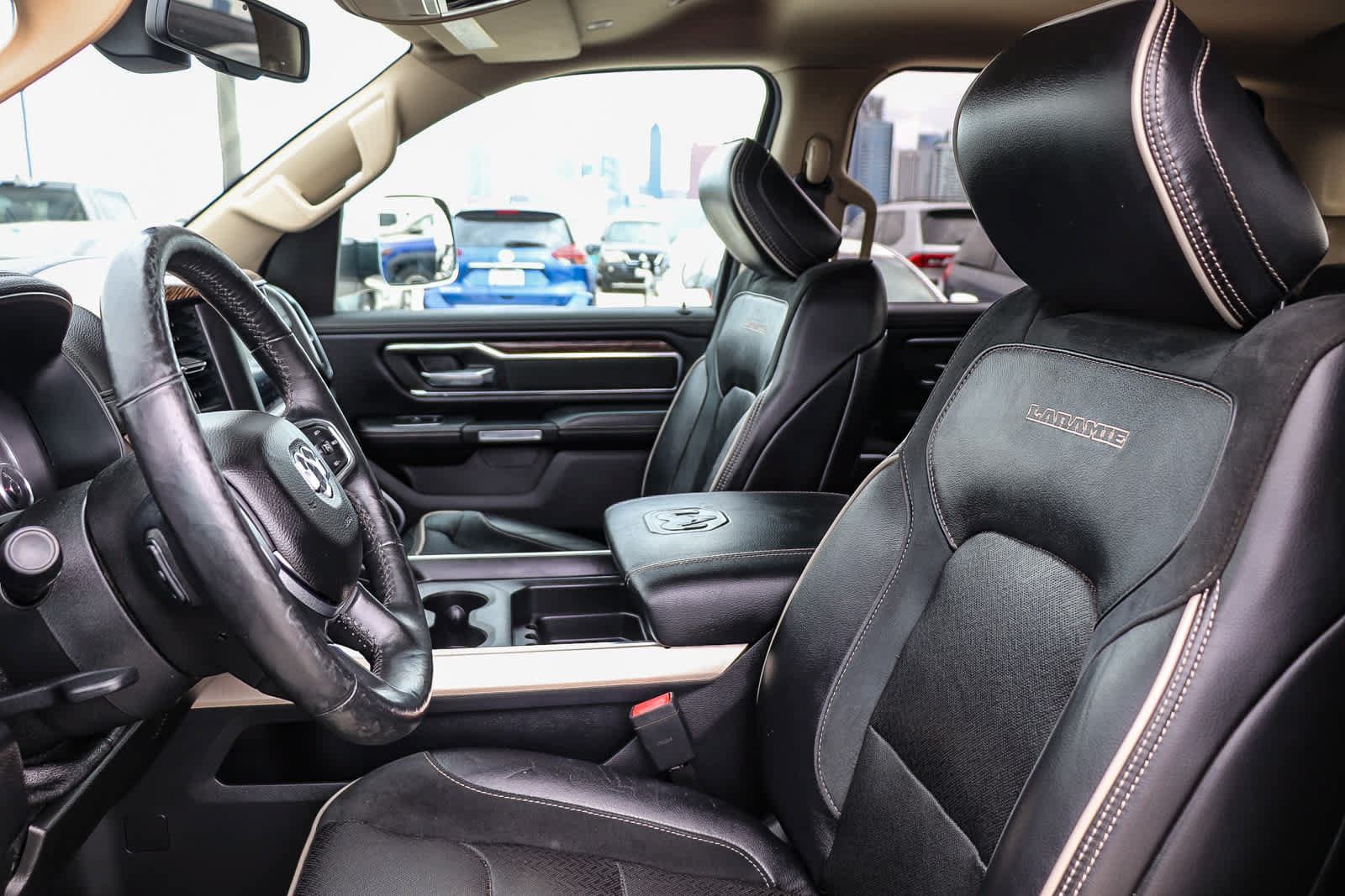 Used 2019 RAM 1500 Laramie AWD/4WD image 16