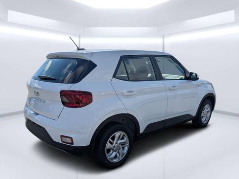 New 2026 Hyundai Venue SE FWD image 3