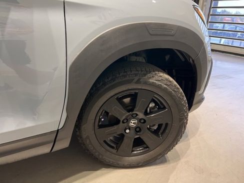 Used 2022 Honda Pilot TrailSport image 4