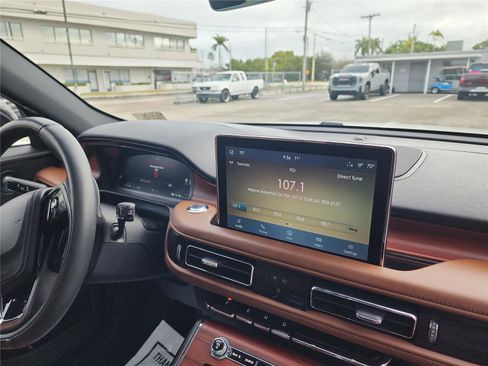 Certified 2022 Lincoln Aviator Reserve image 28