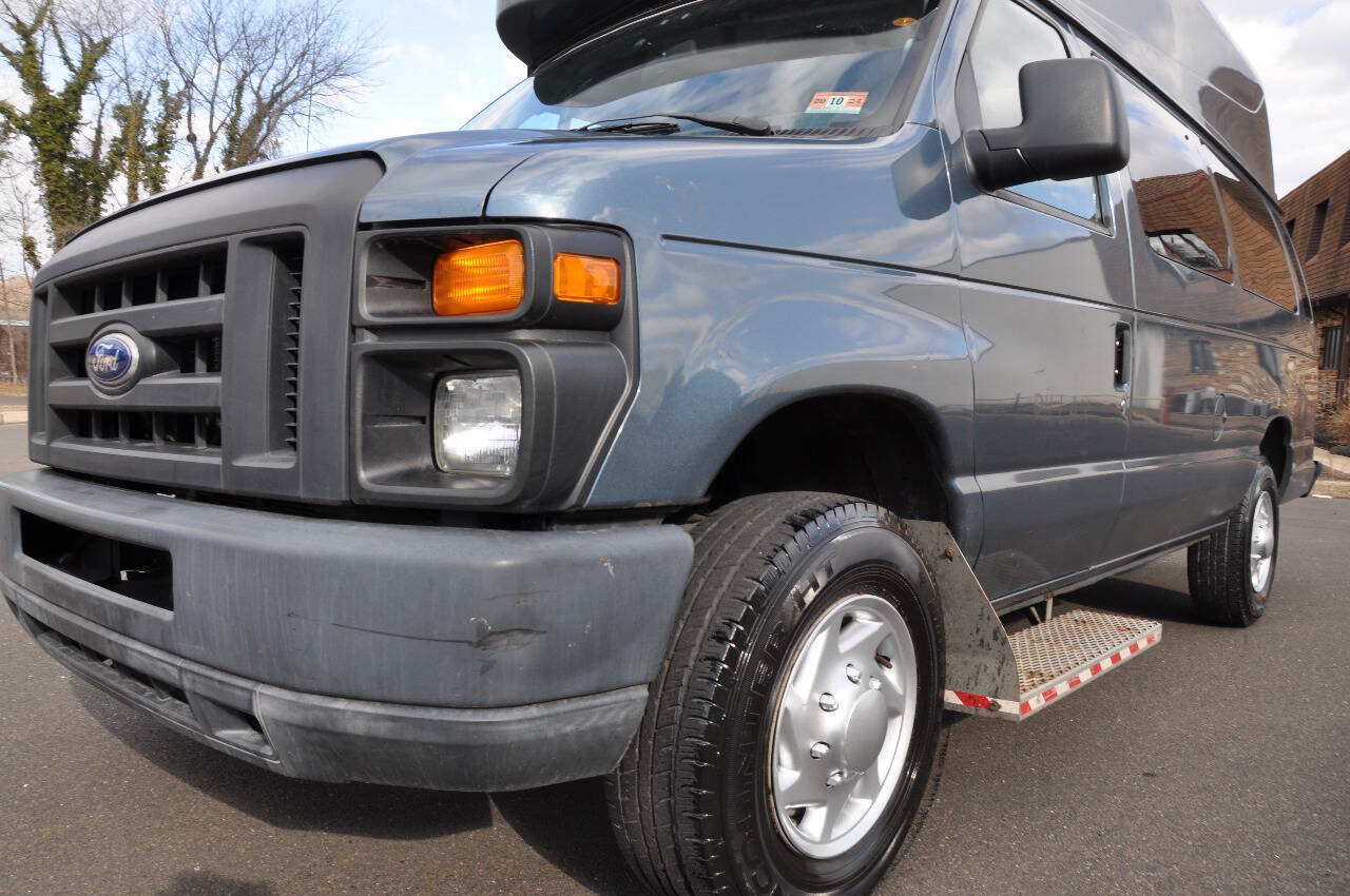Used 2014 Ford E-350 and Econoline 350 Extended Super Duty w/ Power Group RWD image 5