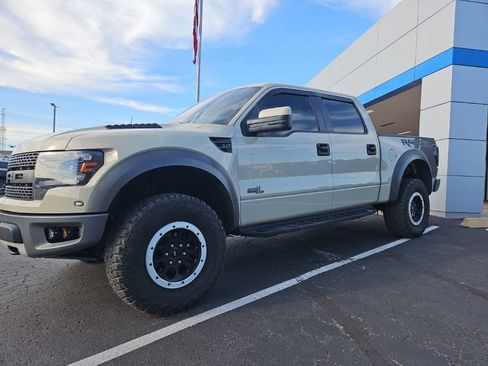 Used 2014 Ford F150 Raptor w/ Equipment Group 801A Luxury AWD/4WD image 2