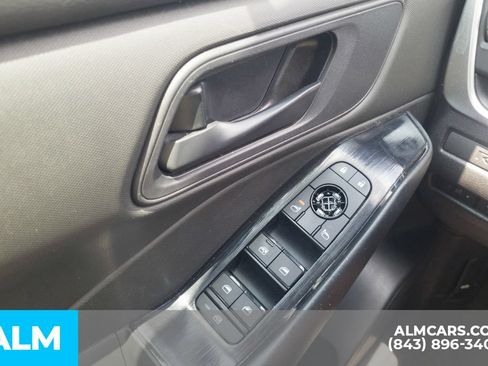 Used 2024 Nissan Rogue S FWD image 14
