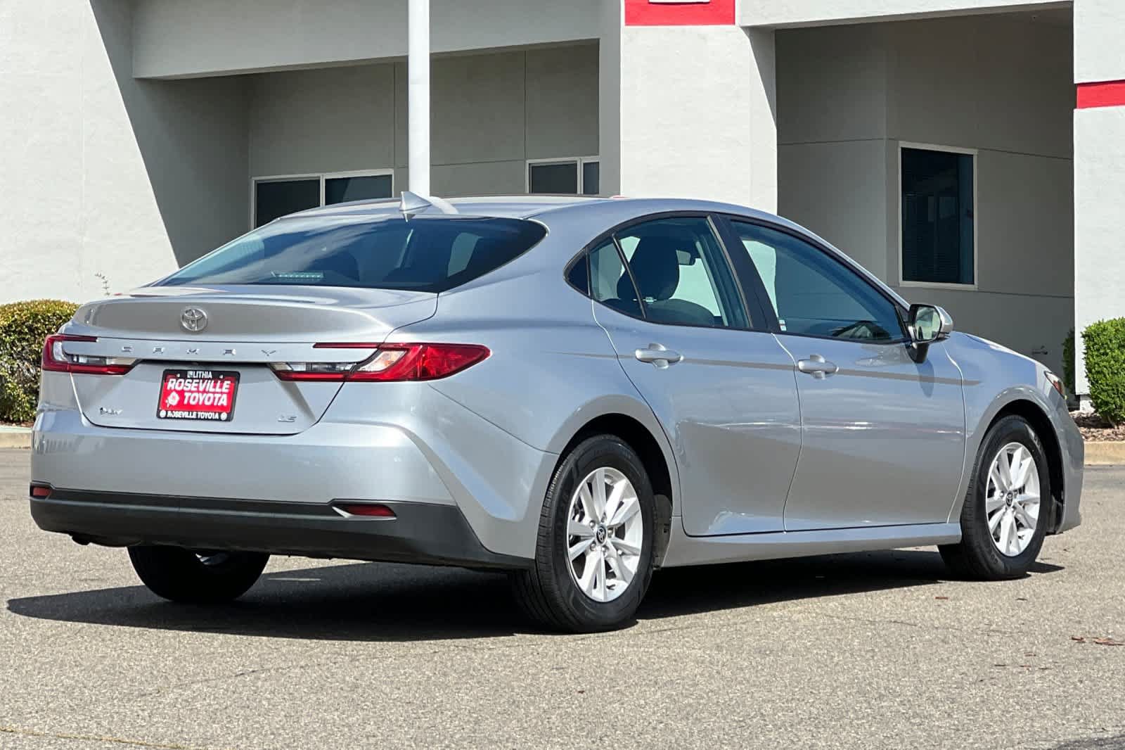 Used 2025 Toyota Camry LE FWD image 2