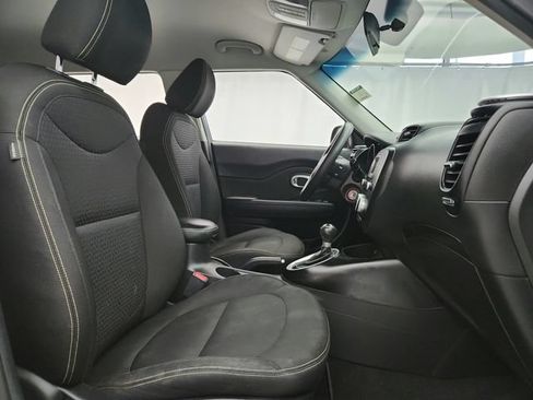 Used 2015 Kia Soul + FWD image 20