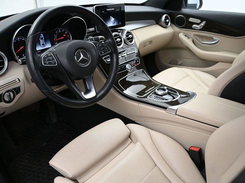 Used 2018 Mercedes-Benz C 300 4MATIC Sedan image 2