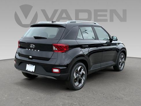 New 2026 Hyundai Venue SEL FWD image 81