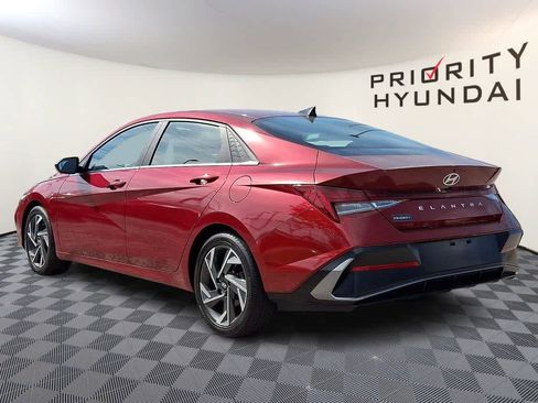 Used 2024 Hyundai Elantra SEL w/ Convenience Package FWD image 6