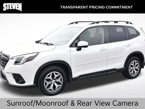 Used 2022 Subaru Forester Premium image 1