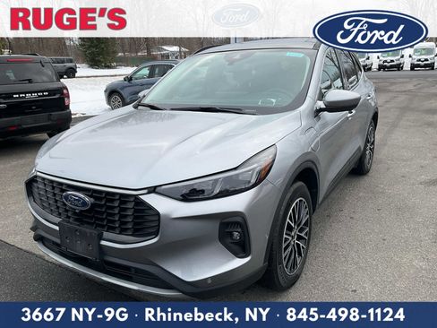 Used 2023 Ford Escape SE w/ PHEV Premium Package image 8