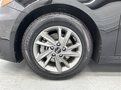 Used 2019 Kia Optima LX image 10