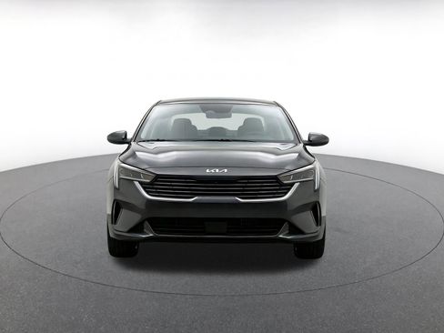 Used 2025 Kia K4 FWD image 2