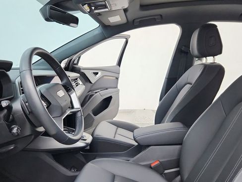 Used 2024 Audi Q4 e-tron Premium w/ Convenience Package image 20