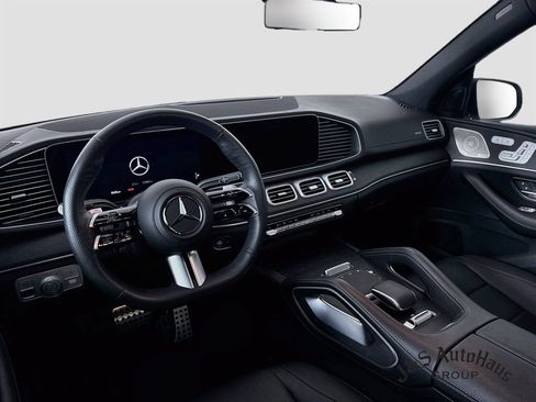 Used 2025 Mercedes-Benz GLS 450 4MATIC w/ AMG Line Exterior image 30
