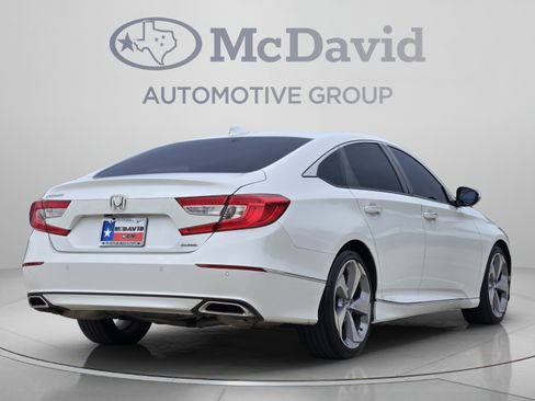 Used 2018 Honda Accord Touring image 6