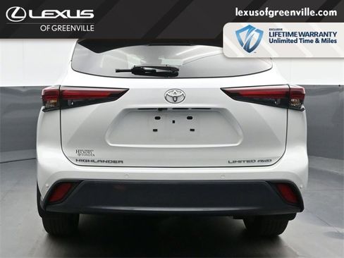 Used 2024 Toyota Highlander Limited image 7