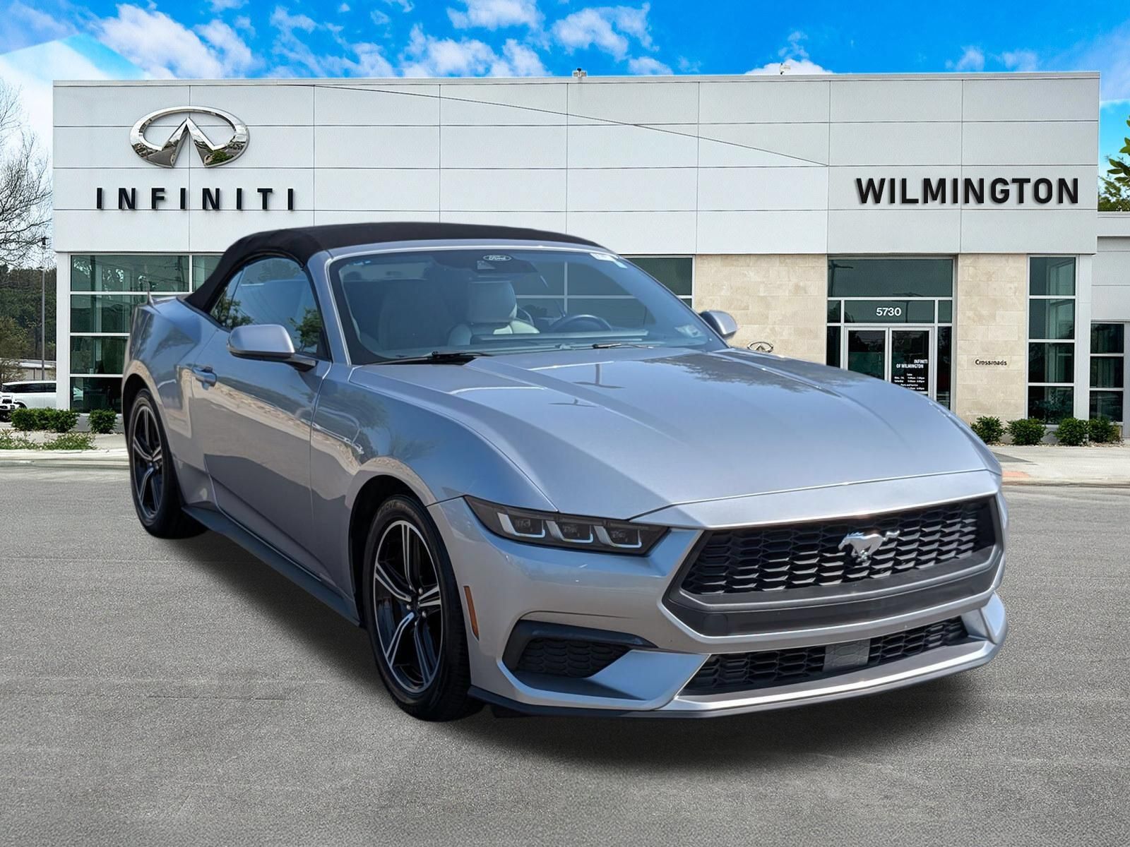 Used 2024 Ford Mustang Premium RWD image 1