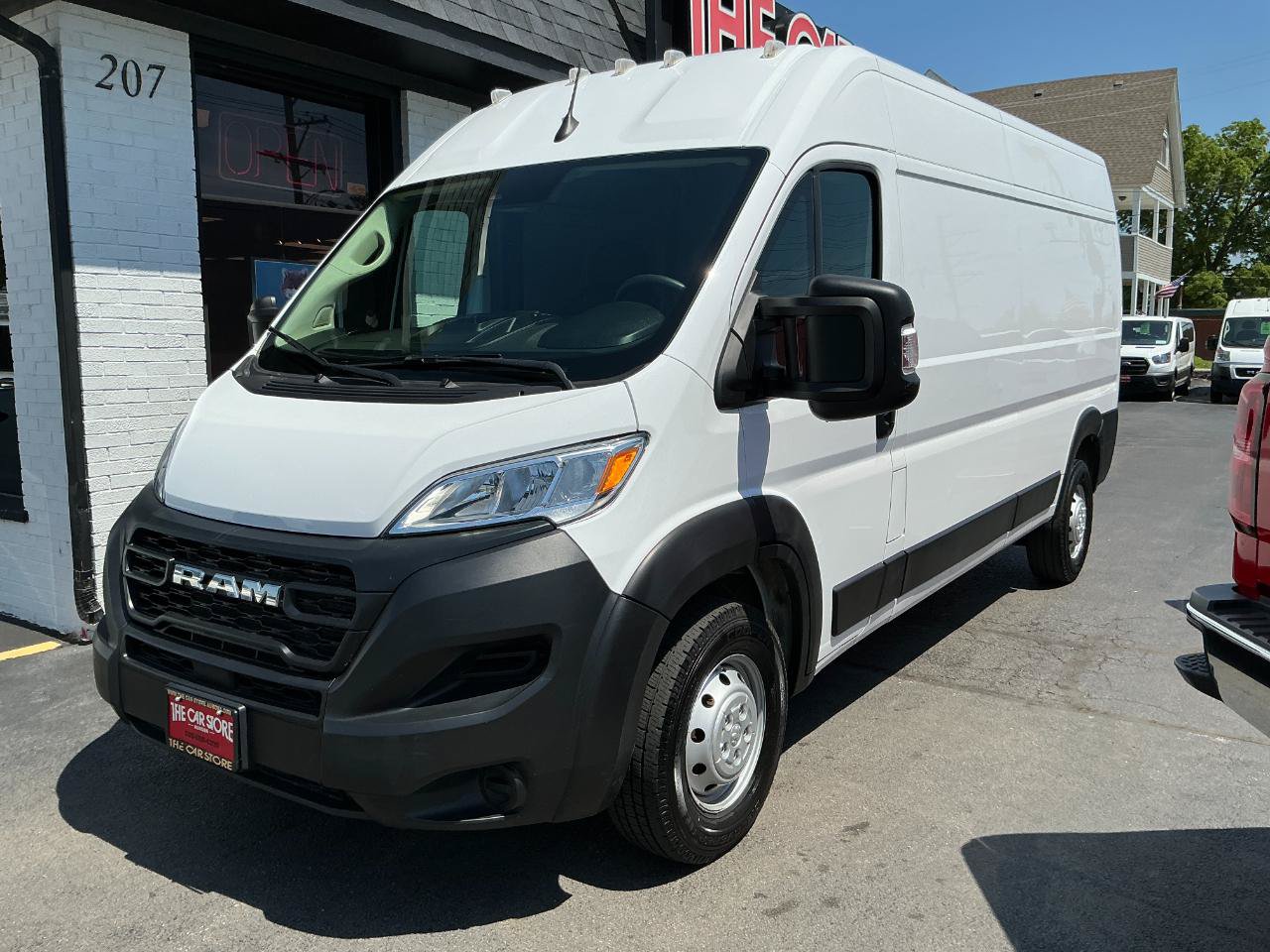 Used 2023 RAM ProMaster 2500 FWD image 2