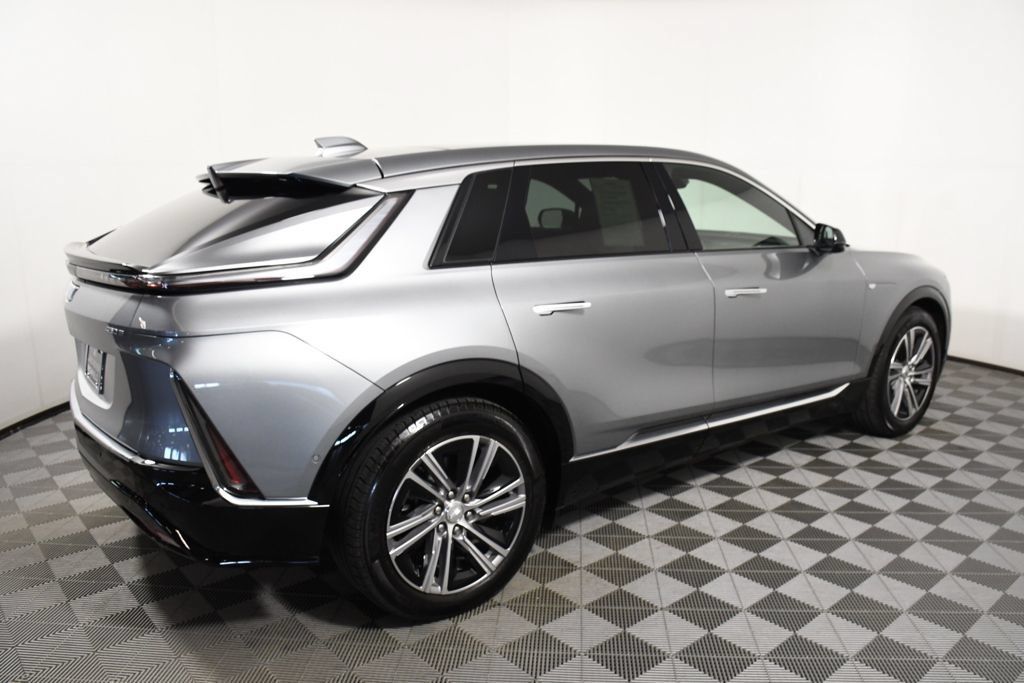 Used 2024 Cadillac Lyriq Luxury RWD image 7