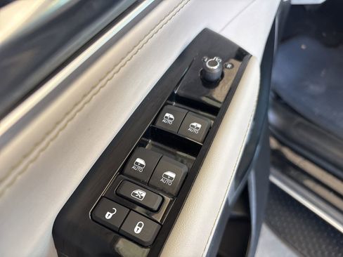 Used 2022 Jeep Wagoneer Series II w/ Premium Group I image 12