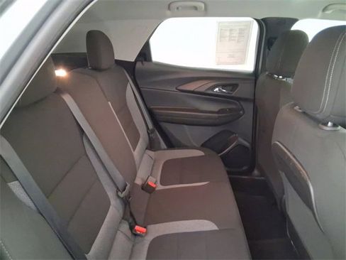 Used 2025 Chevrolet TrailBlazer LT image 16
